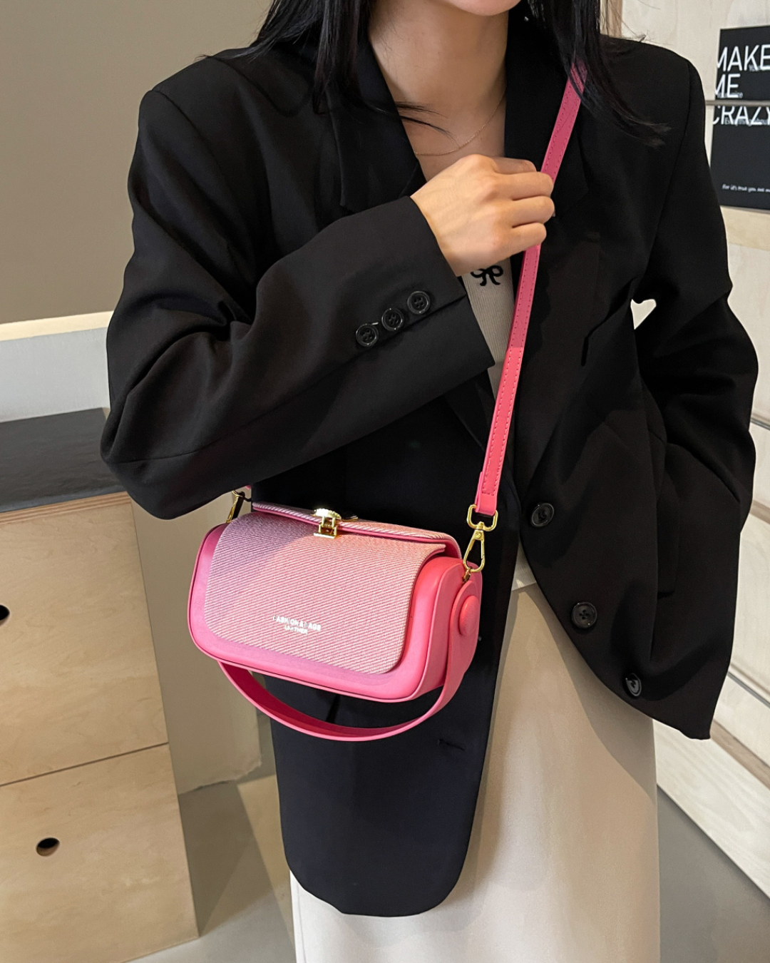 Bolsa transversal com aba de tecido colorido Retro II | Design elegante e funcional