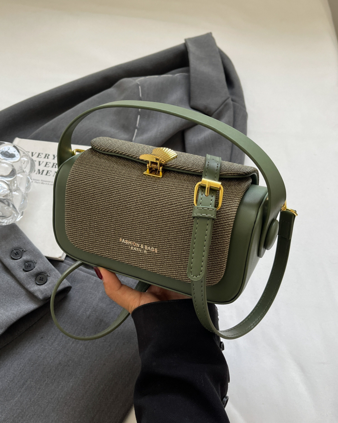 Bolsa transversal com aba de tecido colorido Retro II | Design elegante e funcional