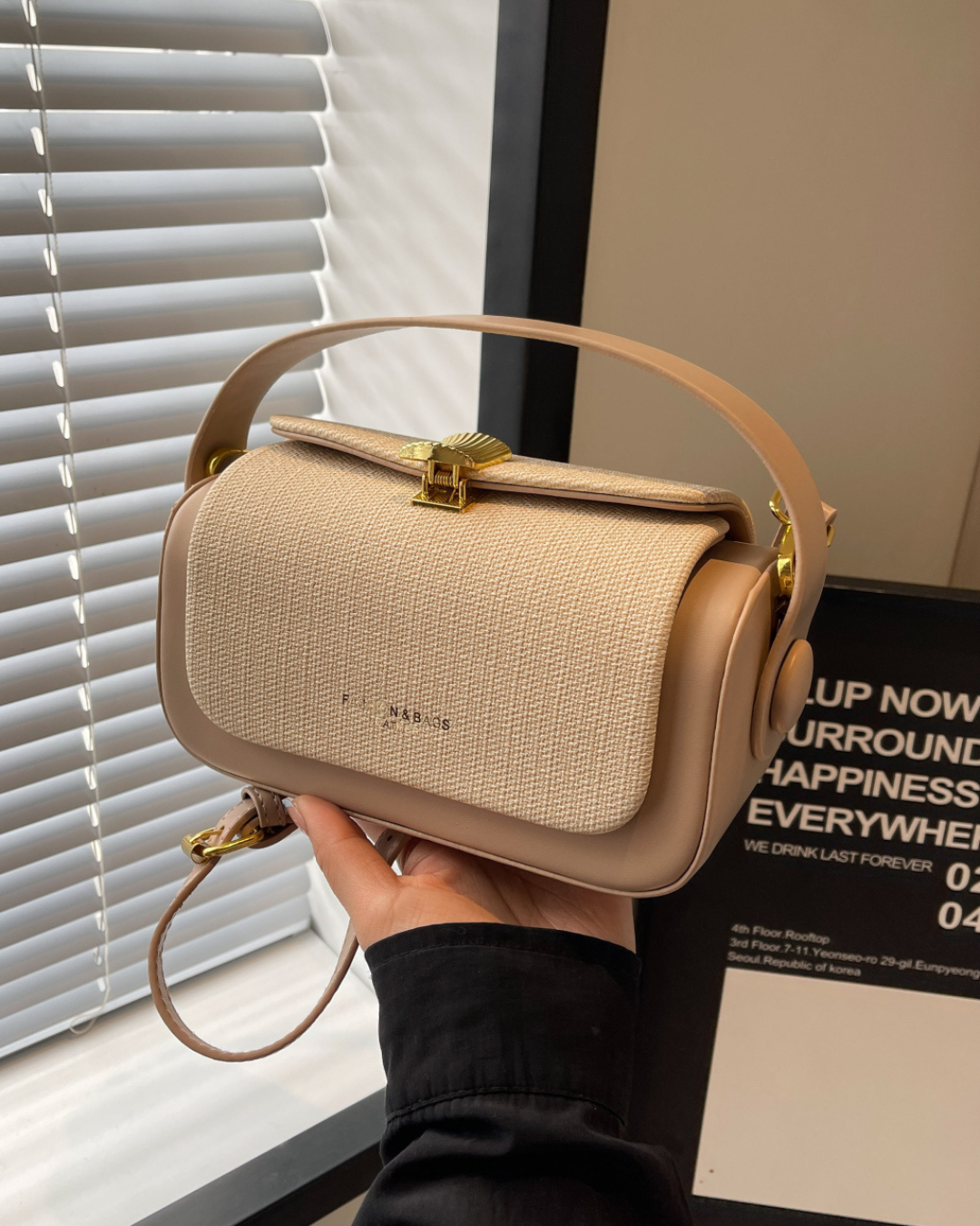 Bolsa transversal com aba de tecido colorido Retro II | Design elegante e funcional