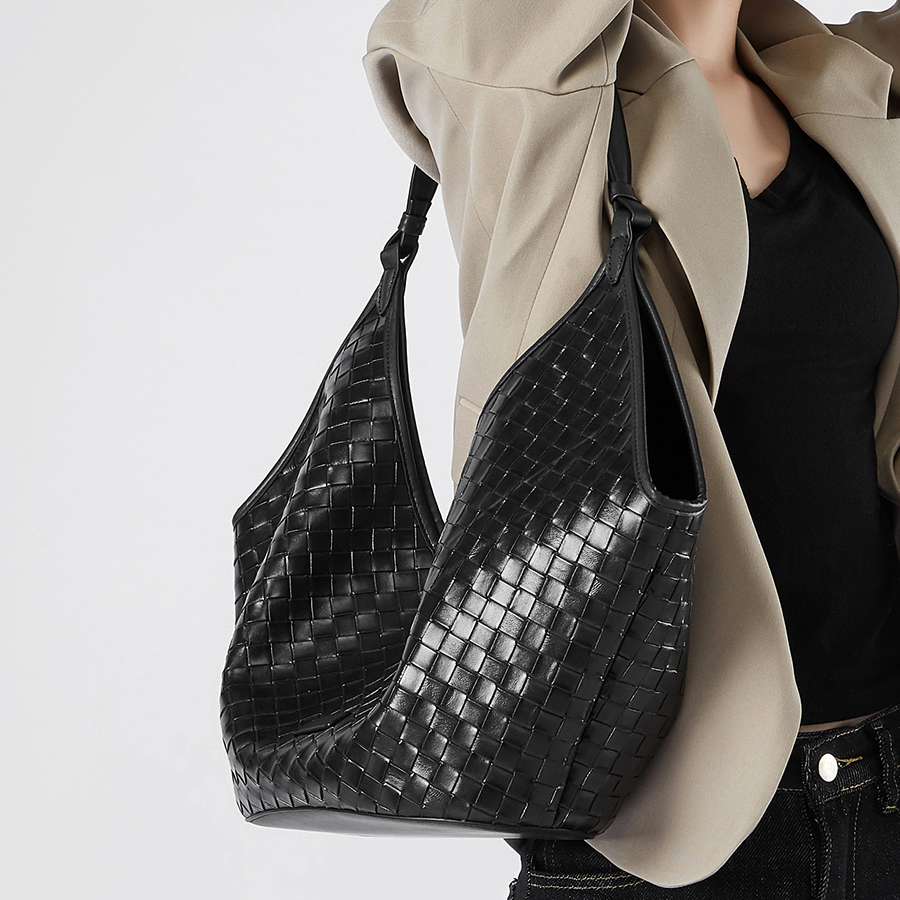 Woven Elegance - Tinte
