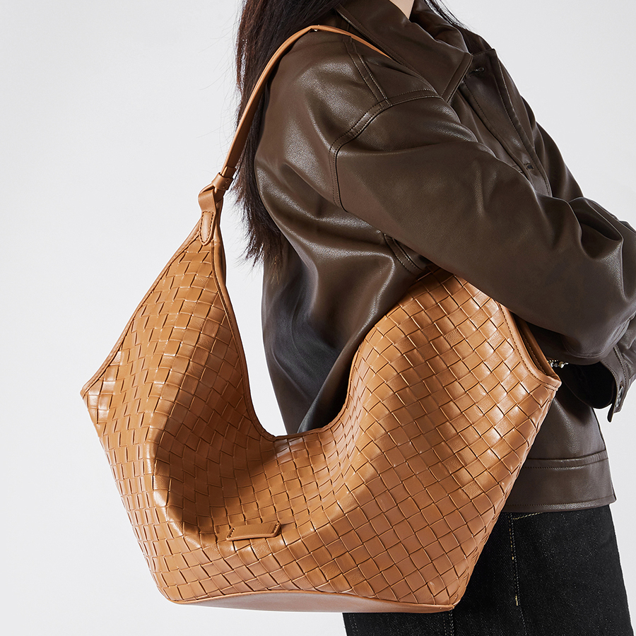 Woven Elegance - Tinte