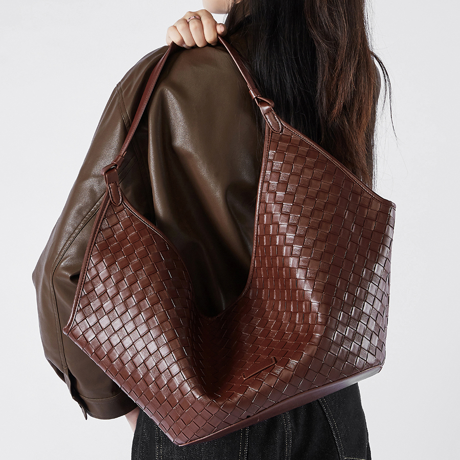 Woven Elegance - Tinte