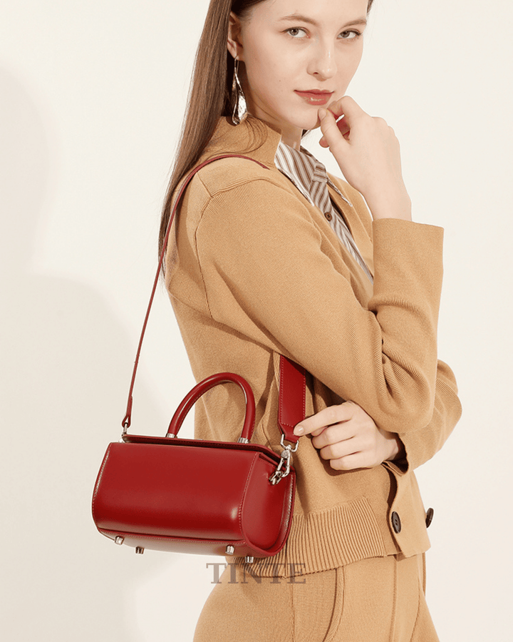 Swiss Deri Silindir Mini El & Omuz Çantası – Ayarlanabilir Askılı Top-Handle Bag