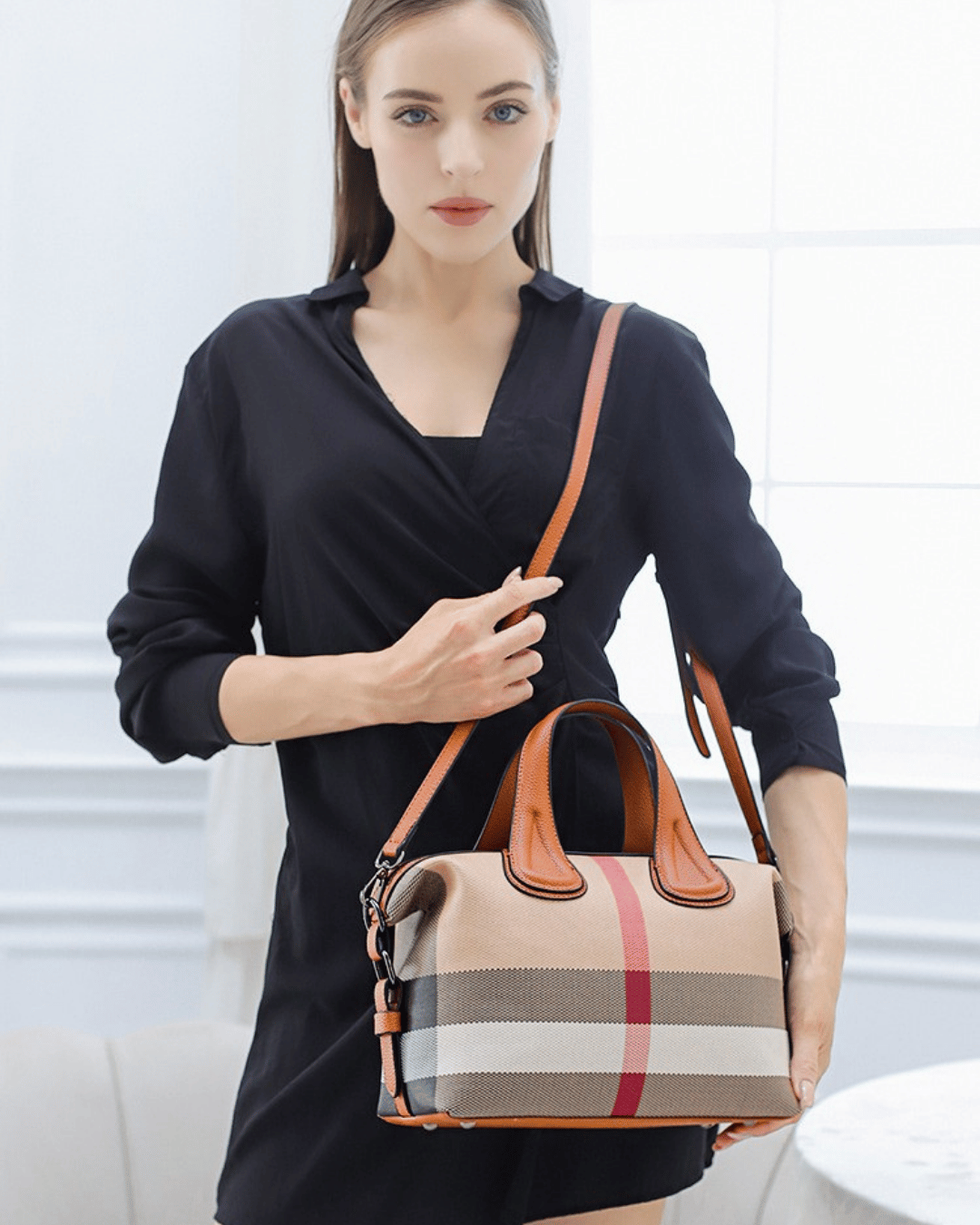 Bolsa de lona e couro xadrez | Design elegante e versátil