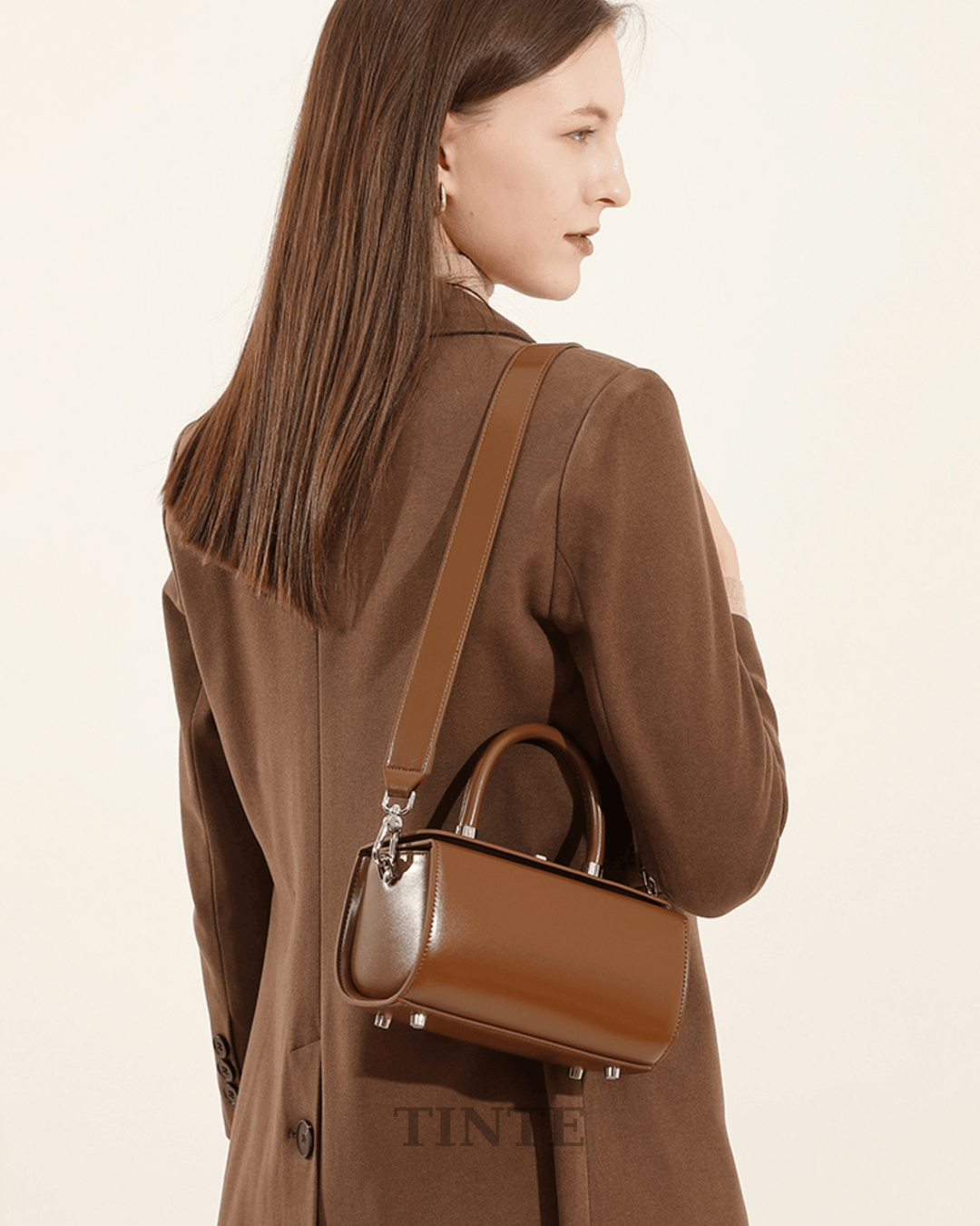 Swiss Deri Silindir Mini El & Omuz Çantası – Ayarlanabilir Askılı Top-Handle Bag