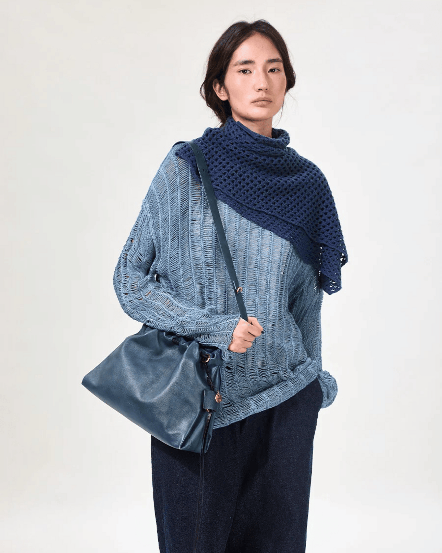 Bolsa de couro legítimo com cordão Gather – opções de tamanho mini/pequeno/médio