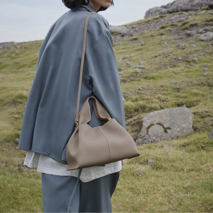 Bolsa Polene Numero em Couro | Design Elegante e Compacto