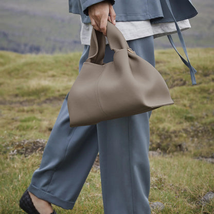 Bolsa Polene Numero em Couro | Design Elegante e Compacto